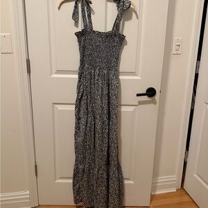 Chic Navy Floral Maxi Dress